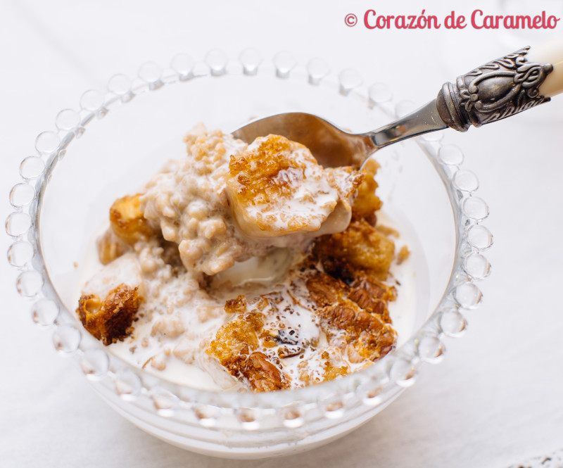 Porridge ó gachas de avena con fruta