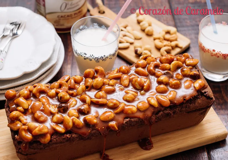 Brownie con Salsa de Caramelo y Frutos Secos