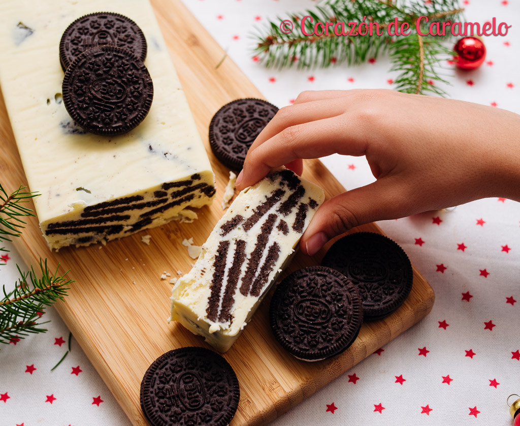 Turrón de chocolate blanco y galletas Oreo | Receta de Navidad
