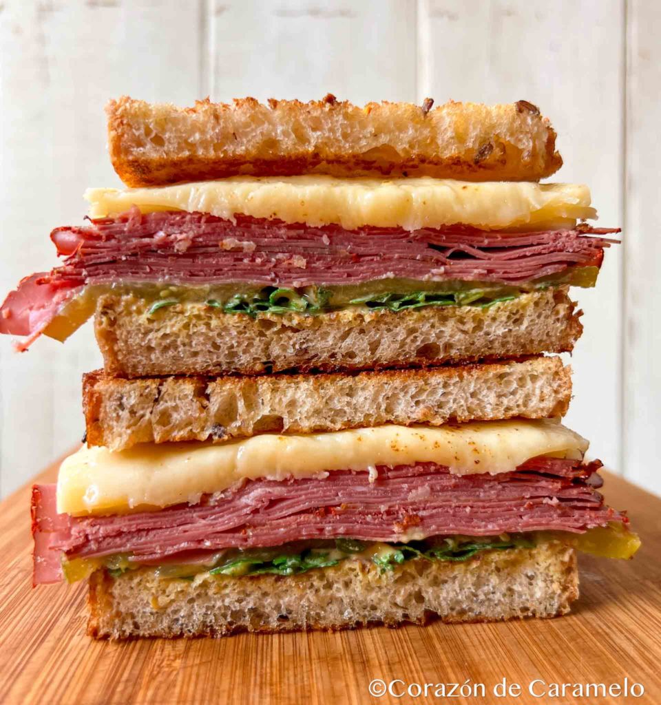 La mejor receta de Sandwich de pastrami