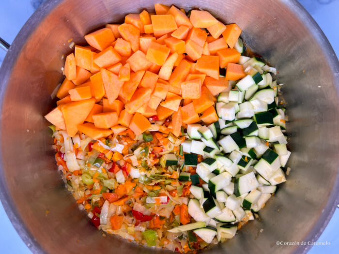Receta de lentejas con verduras: un plato saludable y lleno de sabor